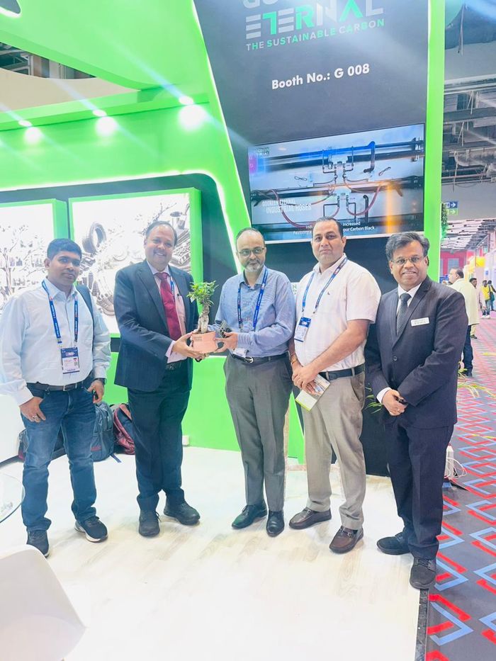 GoGreen team with visitors at booth G008, IRE 2026